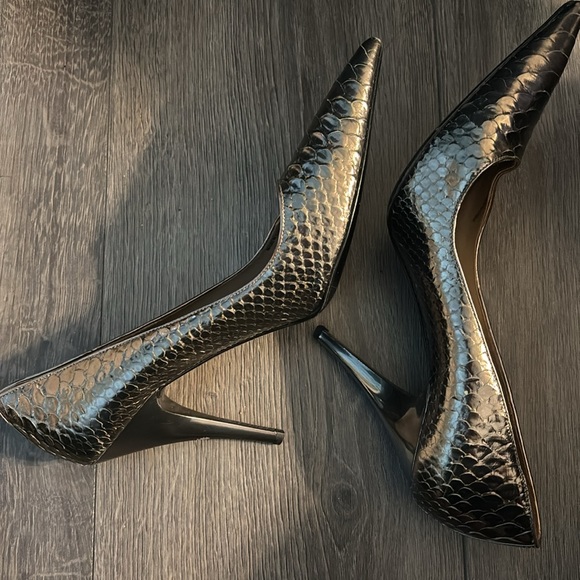 Via Spiga metallic snakeskin design heels - Picture 2 of 5